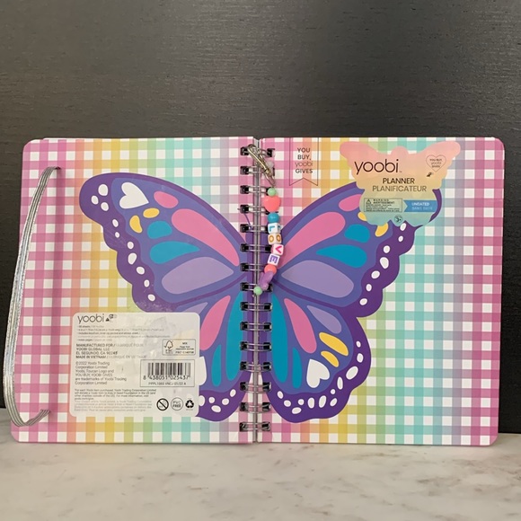 Yoobi Hard Cover Spiral Butterfly Theme Undated Planner with “Love” Keychain - Picture 15 of 16